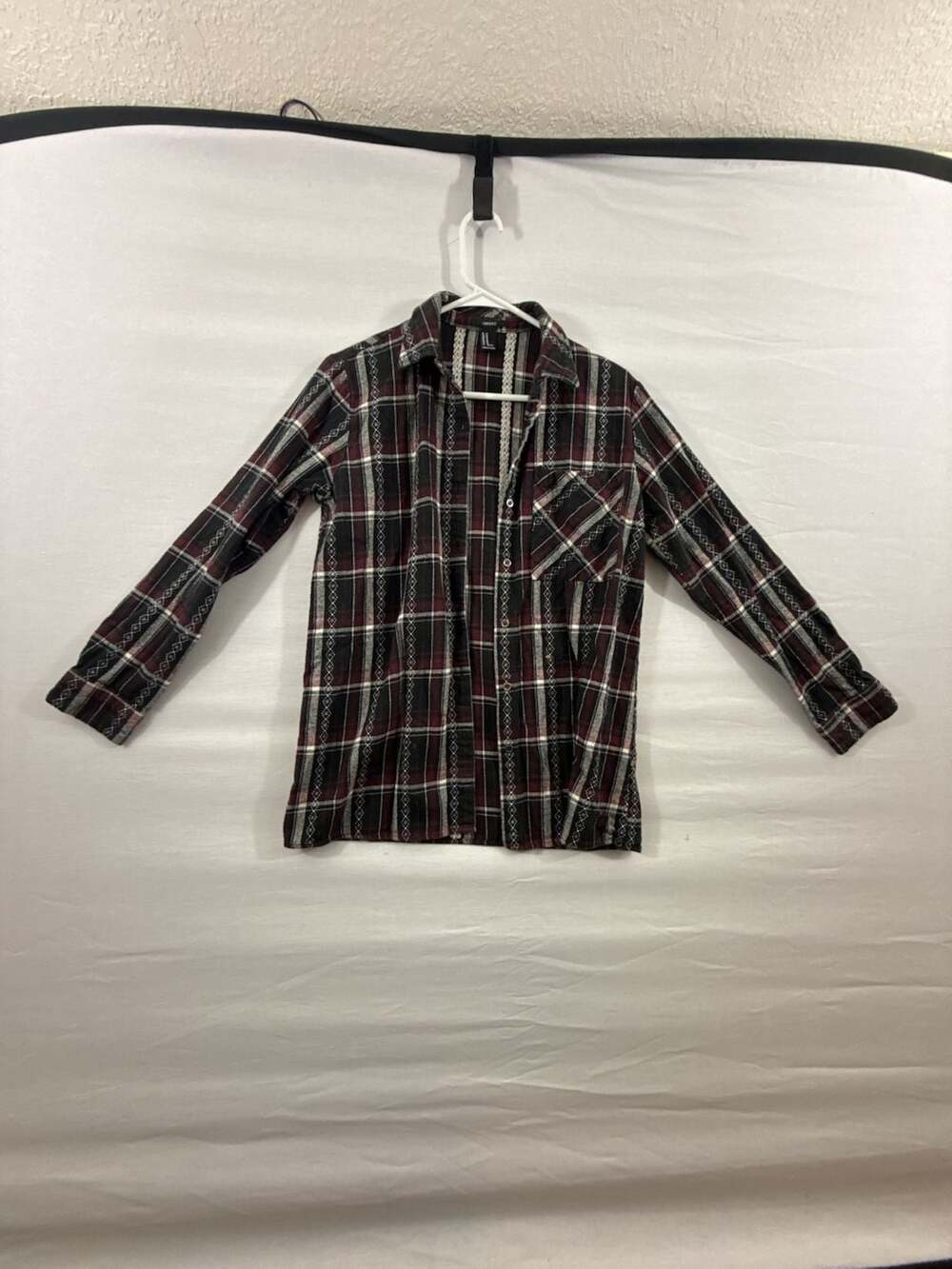 Forever 21 Women's Red Black Plaid Long Sleeve Button-Down Flannel Shirt Size M